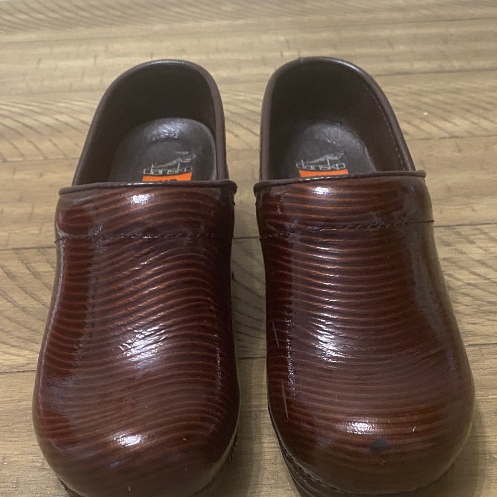 Dansko Womens Rich Brown Slip-On Loafers